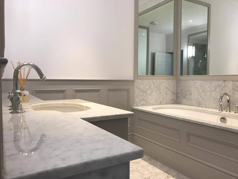 crbplumbingandheating.seesite.biz_--_149737109 bathroom with sink, bathtub and grey panelling